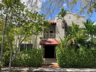 712 SW 56 AV 7B, Coral Gables, FL 33134