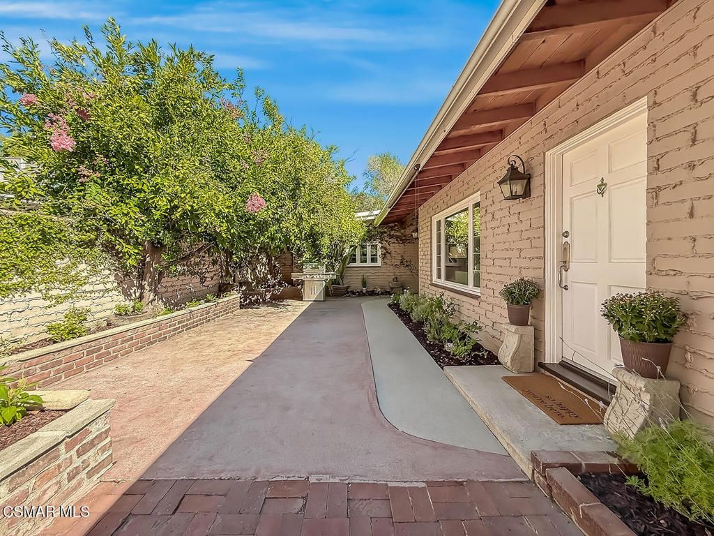 21222 Martinez Street, Woodland Hills, CA 91364 — photo 2