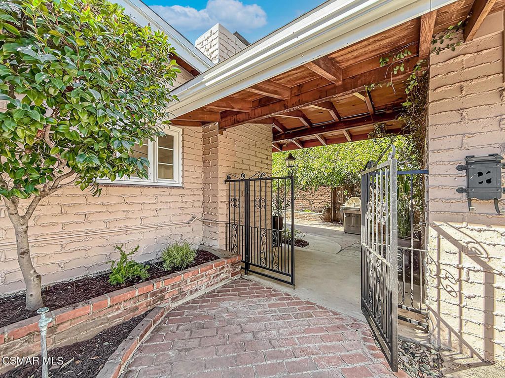 21222 Martinez Street, Woodland Hills, CA 91364 — photo 5