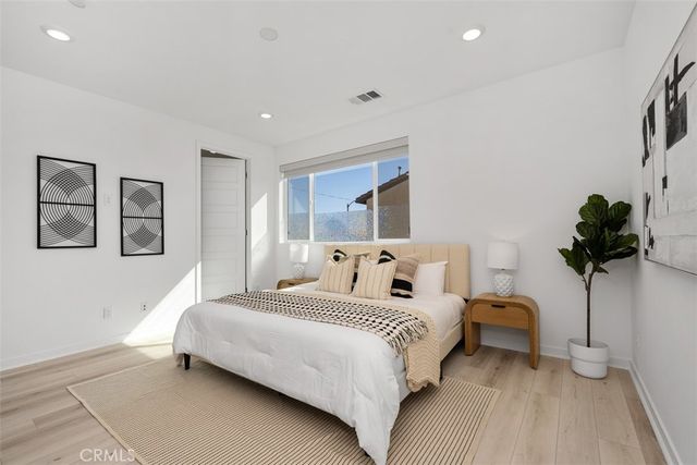 1654 W Plaza Del Amo, Torrance, CA 90501