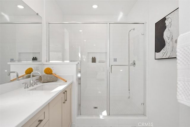 1654 W Plaza Del Amo, Torrance, CA 90501