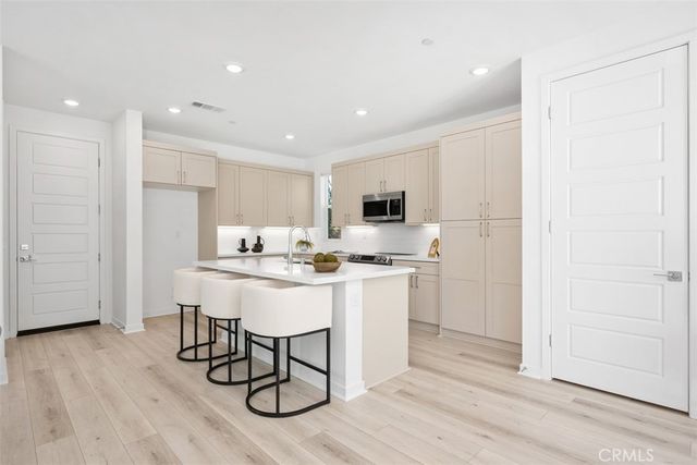 1654 W Plaza Del Amo, Torrance, CA 90501