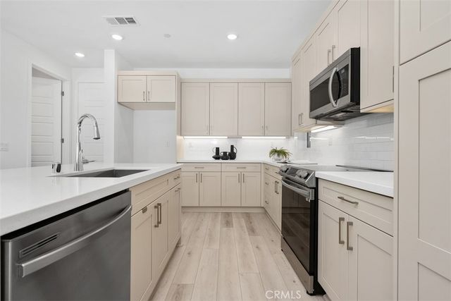 1654 W Plaza Del Amo, Torrance, CA 90501