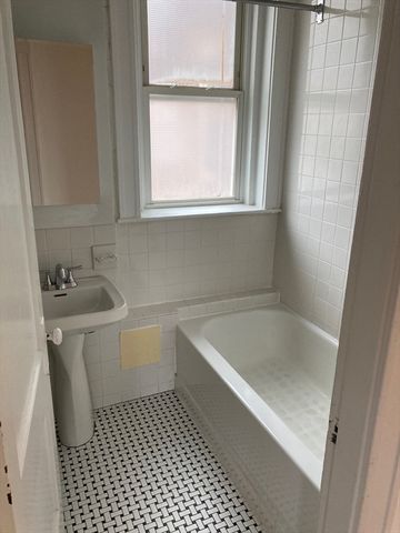 125 Park Dr 30, Boston, MA 02215