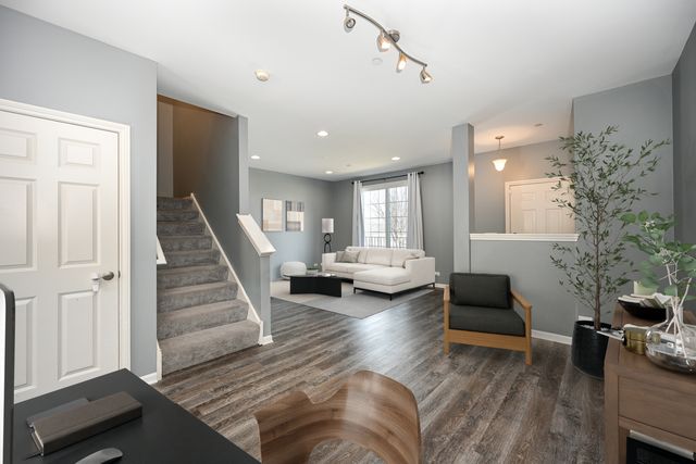 318 S Prospect Avenue, Bartlett, IL 60103