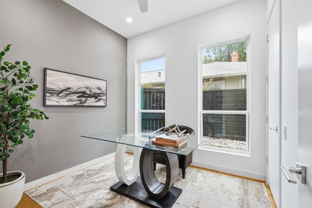 2724 Hondo, Dallas, TX 75219