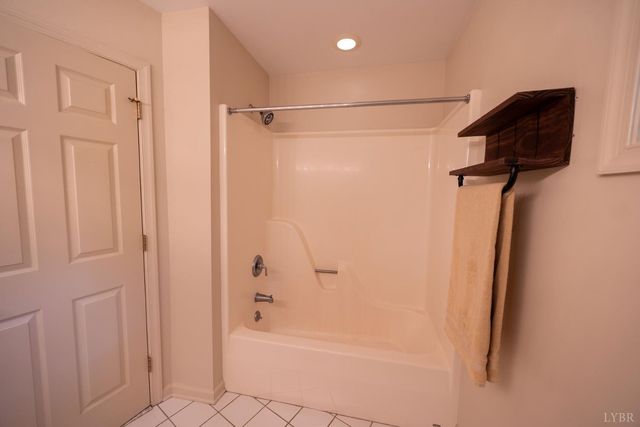 2246 Country Club, Appomattox, VA 24522