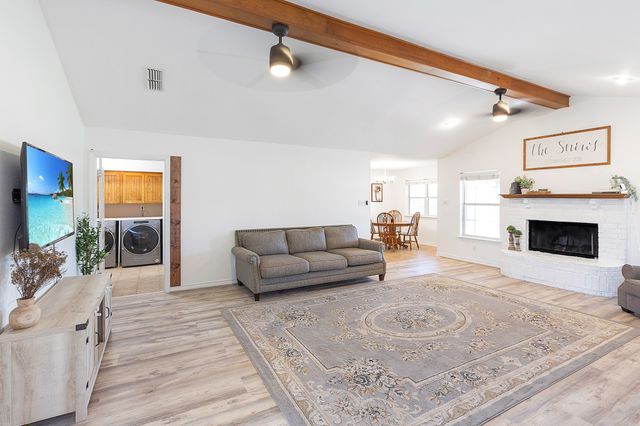 116 Creekview Circle, Maypearl, TX 76064