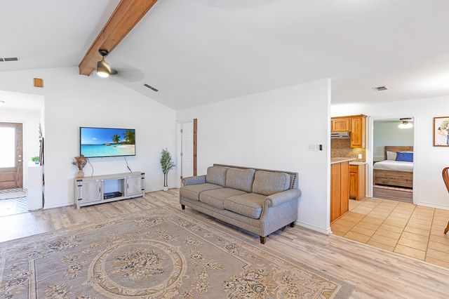 116 Creekview Circle, Maypearl, TX 76064