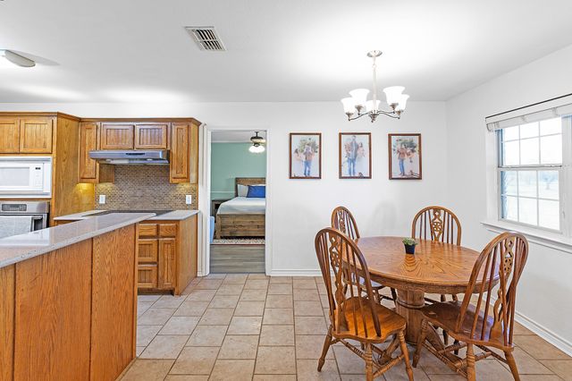 116 Creekview Circle, Maypearl, TX 76064