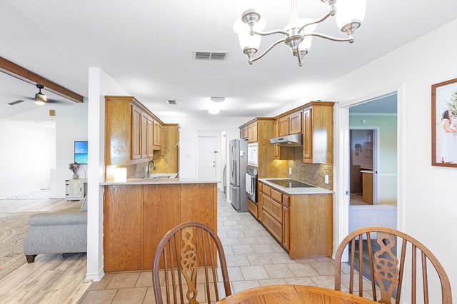 116 Creekview Circle, Maypearl, TX 76064