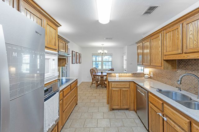 116 Creekview Circle, Maypearl, TX 76064