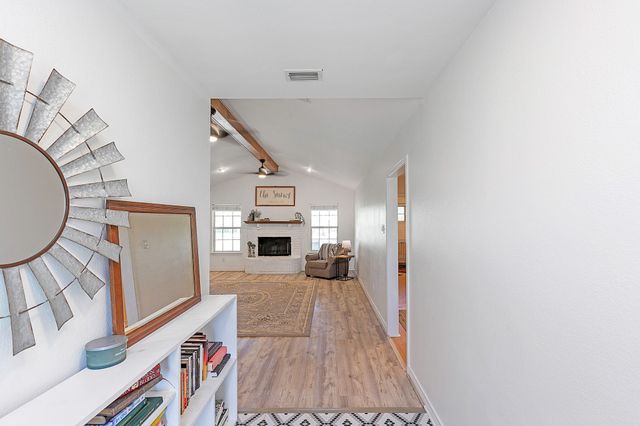 116 Creekview Circle, Maypearl, TX 76064