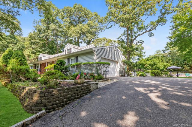 2 Sandpiper Lane, Northport, NY 11768