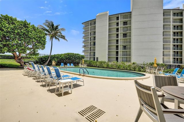 5420 N Ocean Drive 2201, Singer Island, FL 33404