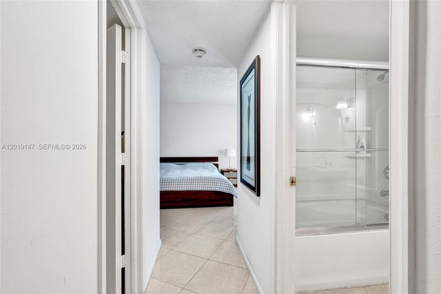5420 N Ocean Drive 2201, Singer Island, FL 33404