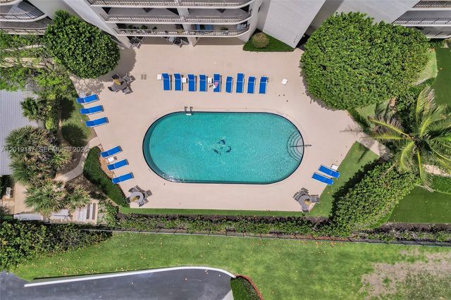 5420 N Ocean Drive 2201, Singer Island, FL 33404