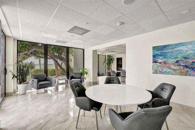 5420 N Ocean Drive 2201, Singer Island, FL 33404