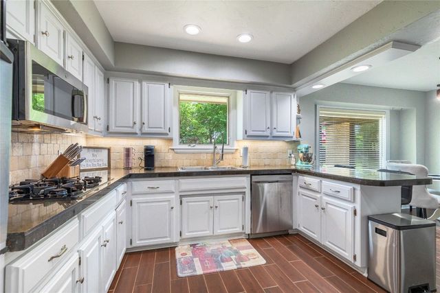 108 Easy Street Court, Edmond, OK 73012