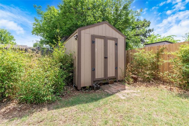 108 Easy Street Court, Edmond, OK 73012