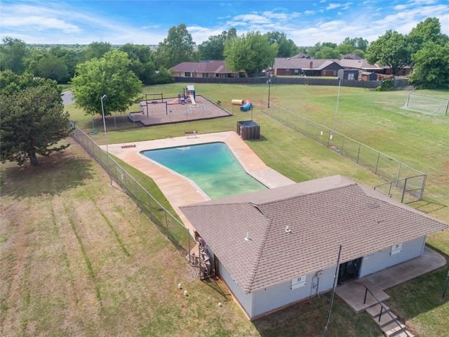 108 Easy Street Court, Edmond, OK 73012
