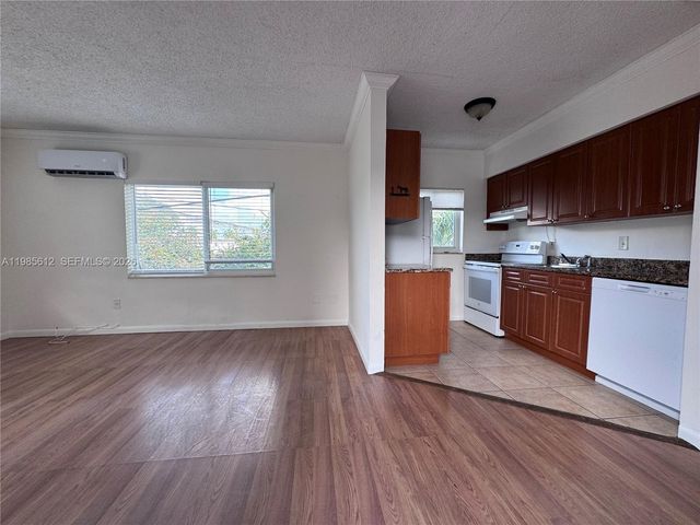 520 NE 82nd Ter 10, Miami, FL 33138