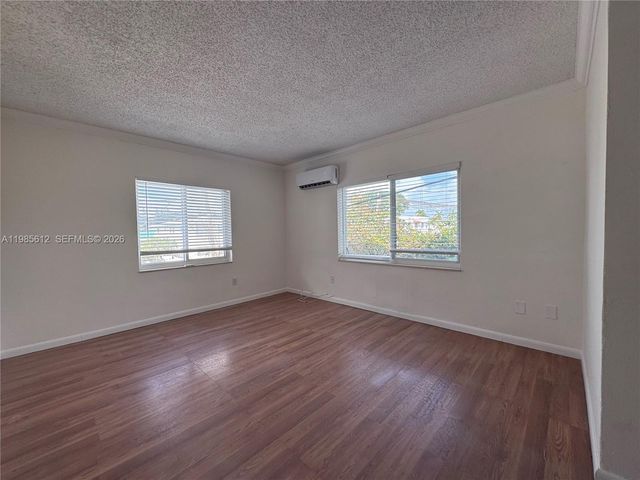 520 NE 82nd Ter 10, Miami, FL 33138