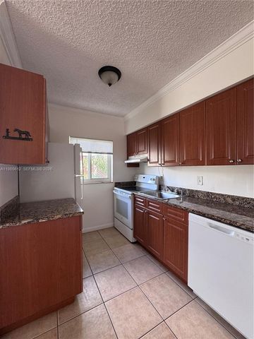 520 NE 82nd Ter 10, Miami, FL 33138