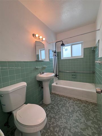 520 NE 82nd Ter 10, Miami, FL 33138