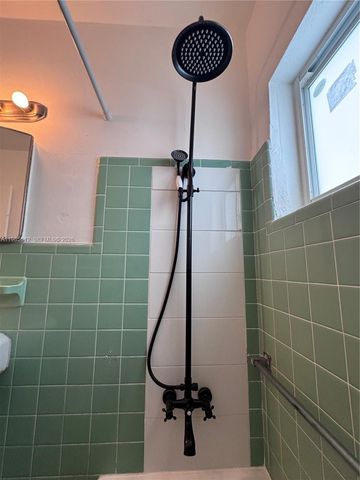 520 NE 82nd Ter 10, Miami, FL 33138