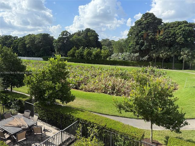 4725 Santa Cruz Way, Davie, FL 33314