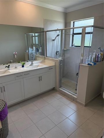 4725 Santa Cruz Way, Davie, FL 33314