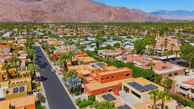 2990 Candlelight Lane, Palm Springs, CA 92264