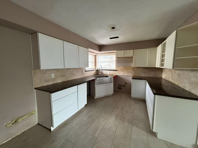 6639 Seaton Valley Drive, Spring, TX 77379