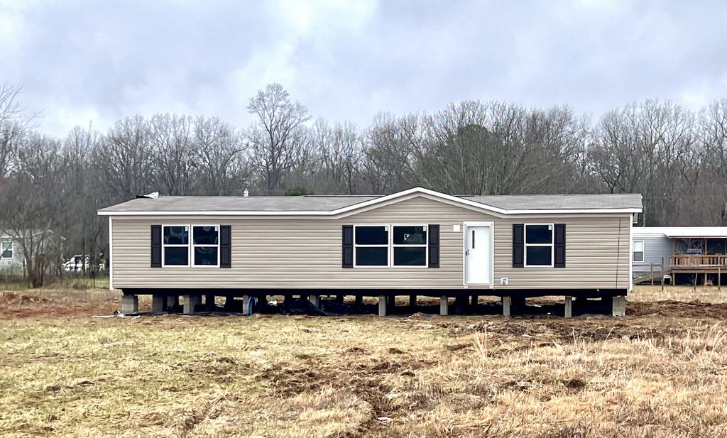 110 S C St, Hillsboro, TN 37342