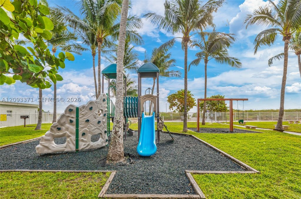 Image 38 of property listing at 6301 Collins Ave 2107, Miami Beach, FL 33141