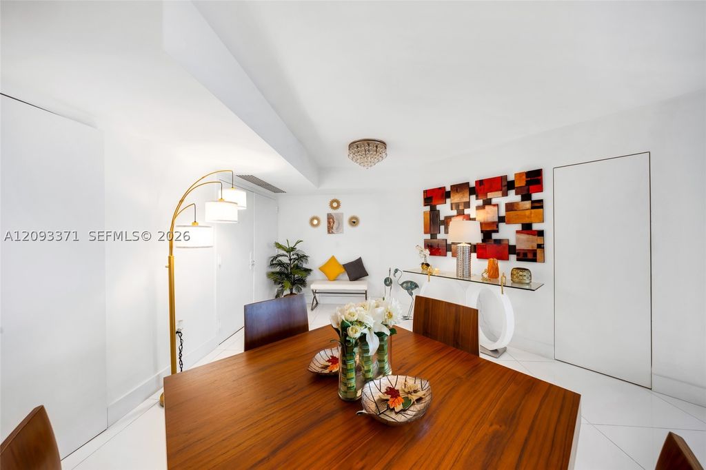 Image 4 of property listing at 6301 Collins Ave 2107, Miami Beach, FL 33141