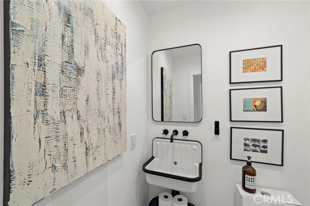 27561 North Bay, Lake Arrowhead, CA 92352