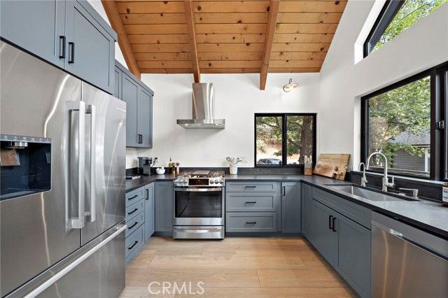 27561 North Bay, Lake Arrowhead, CA 92352