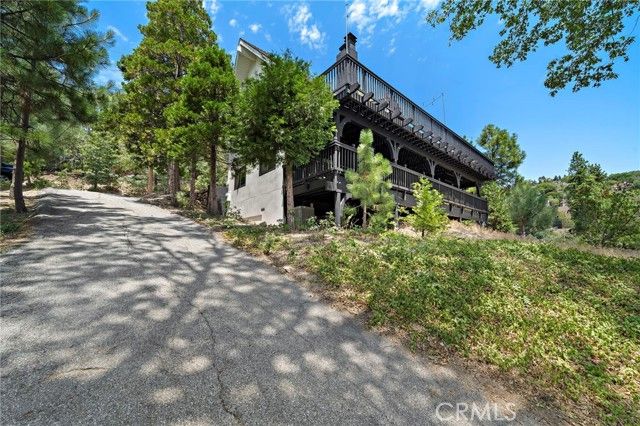 27561 North Bay, Lake Arrowhead, CA 92352