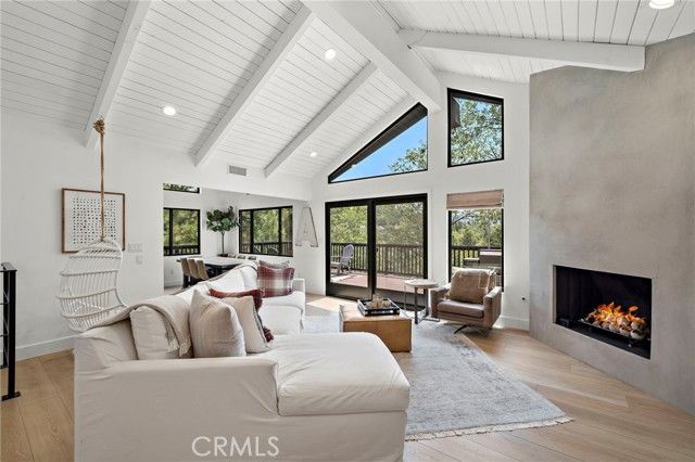 27561 North Bay, Lake Arrowhead, CA 92352