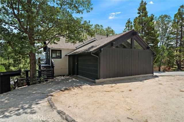 27561 North Bay, Lake Arrowhead, CA 92352