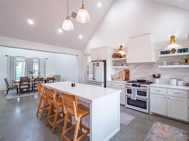 288 Channel Point, Canadian, OK 74432