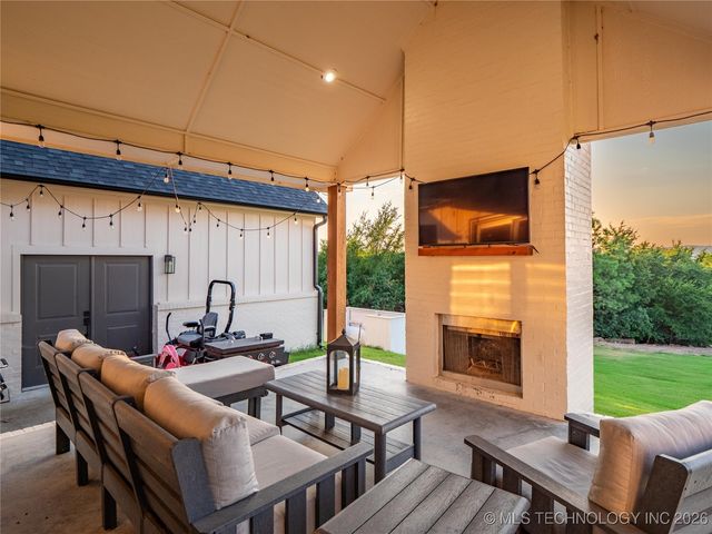 288 Channel Point, Canadian, OK 74432