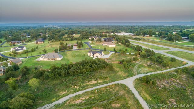 288 Channel Point, Canadian, OK 74432