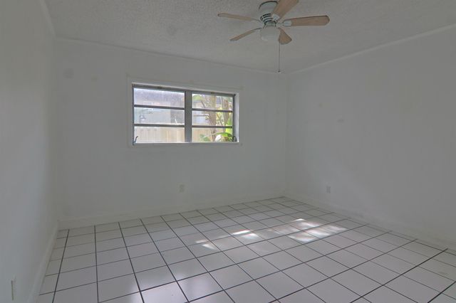 9360 SW 87th Avenue N8, Miami, FL 33176