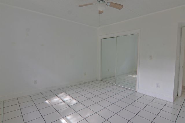 9360 SW 87th Avenue N8, Miami, FL 33176