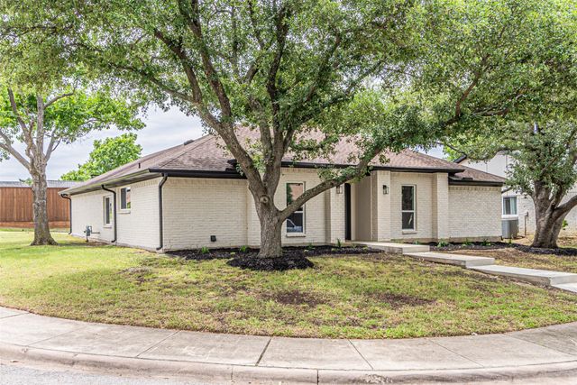2220 Greenvalley Drive, Carrollton, TX 75007