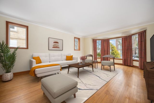 5706 N Mozart Street, Chicago, IL 60659