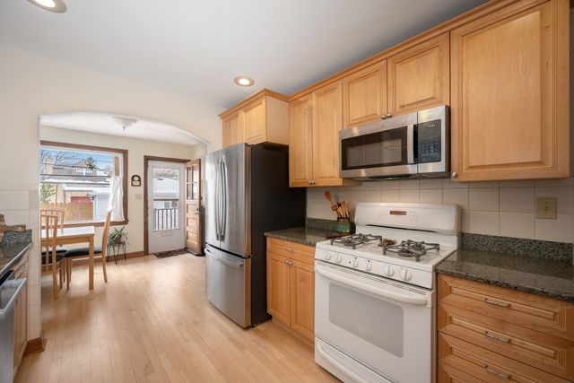 5706 N Mozart Street, Chicago, IL 60659